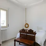Bianca Villa Avola